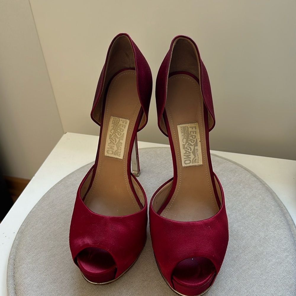 Salvador Ferragamo RED satin shoe. Gently worn.